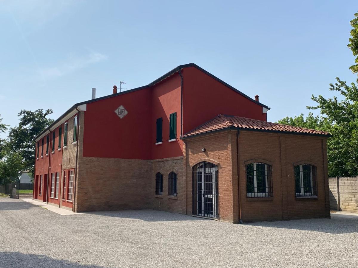 Отель Ca Rossa Bondeno Экстерьер фото